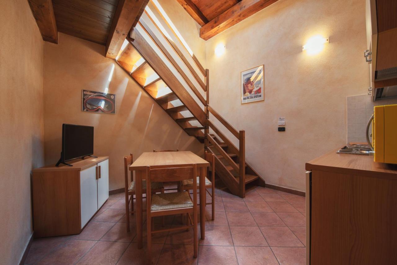 Residence La Tana Del Ghiro Бардонеккия Экстерьер фото