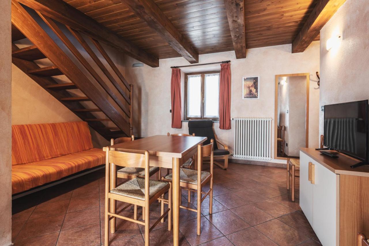 Residence La Tana Del Ghiro Бардонеккия Экстерьер фото